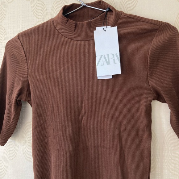 ZARA Ribbed Tshirt - Picture 2 of 3